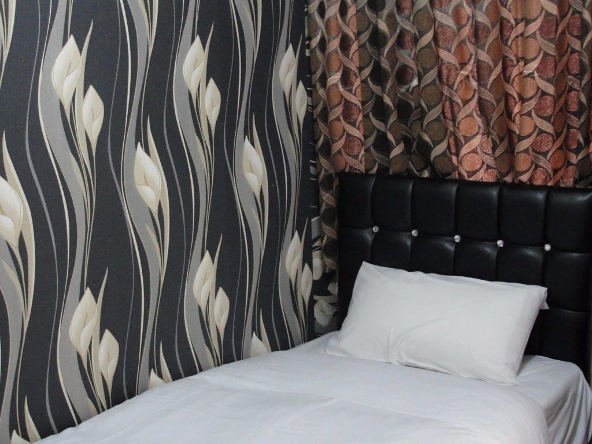 Pacific London Heathrow 2*