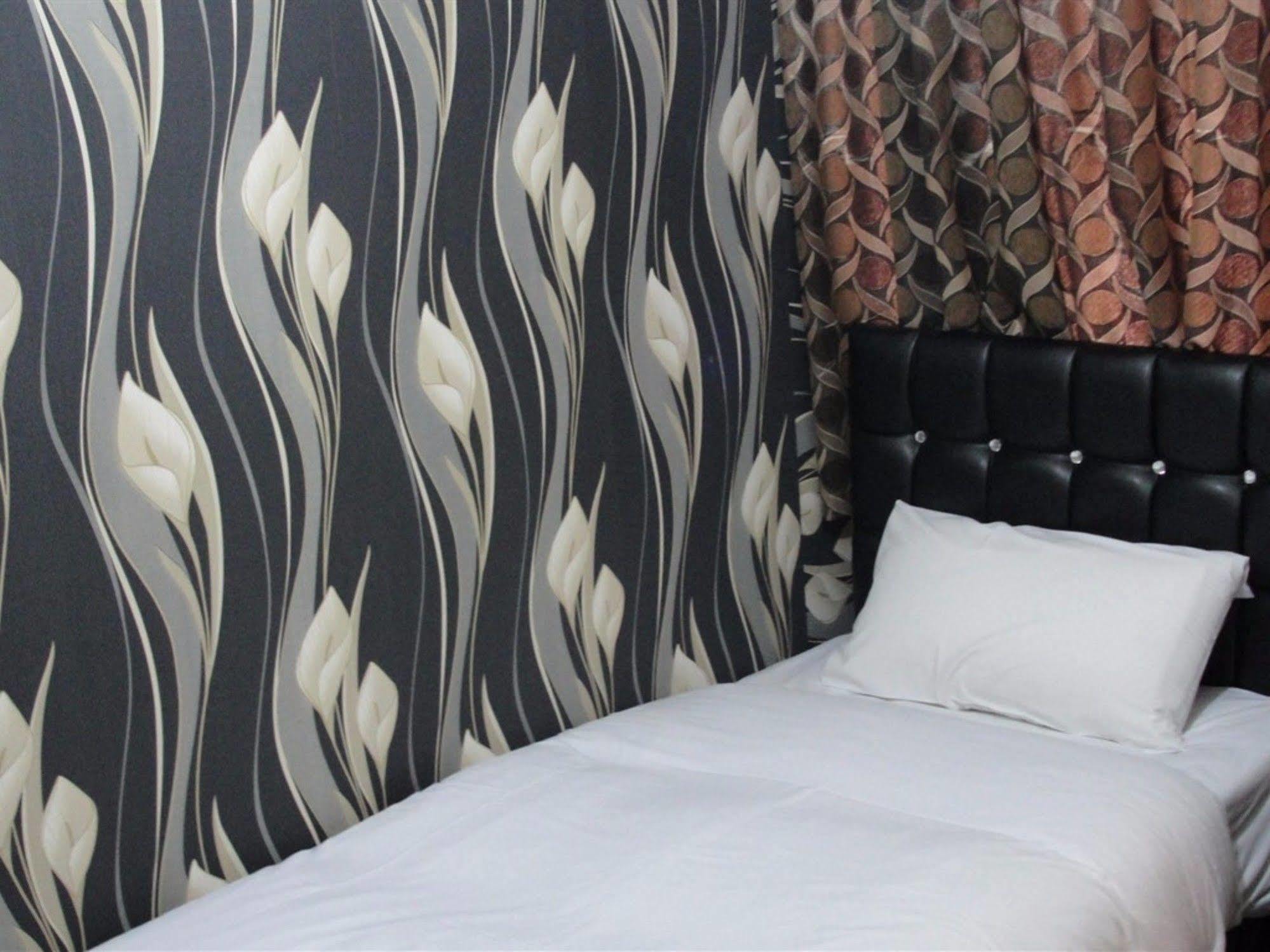Hotel Pacific London Heathrow 2*