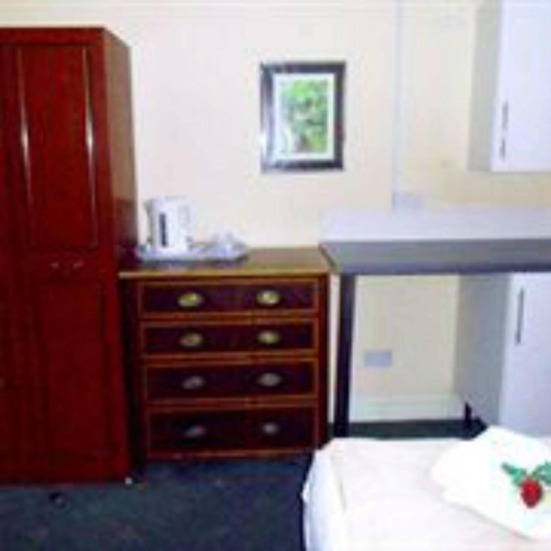Pacific London Heathrow Hotel 2*