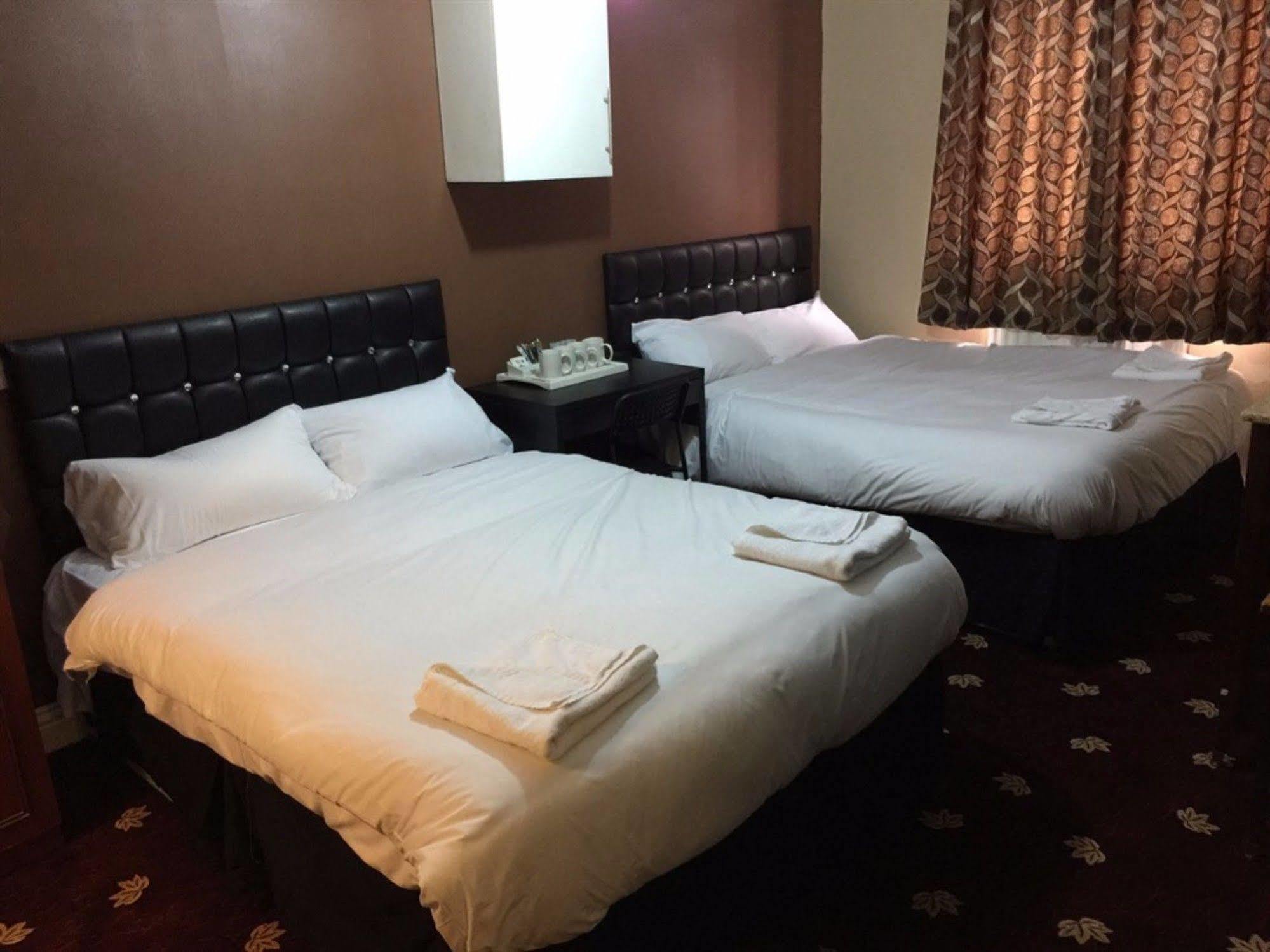 Pacific London Heathrow Hotel 2*