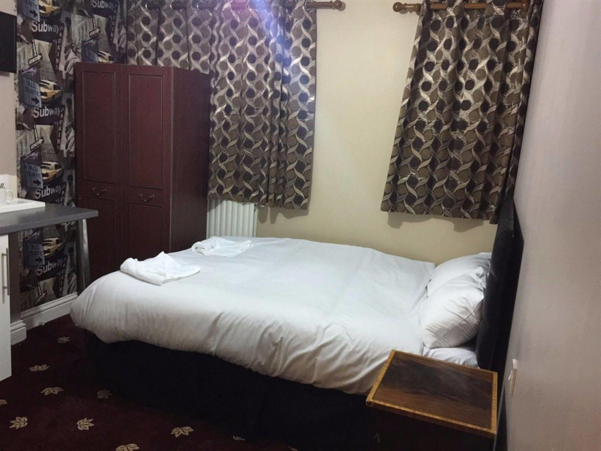 Hotel Pacific London Heathrow 2*