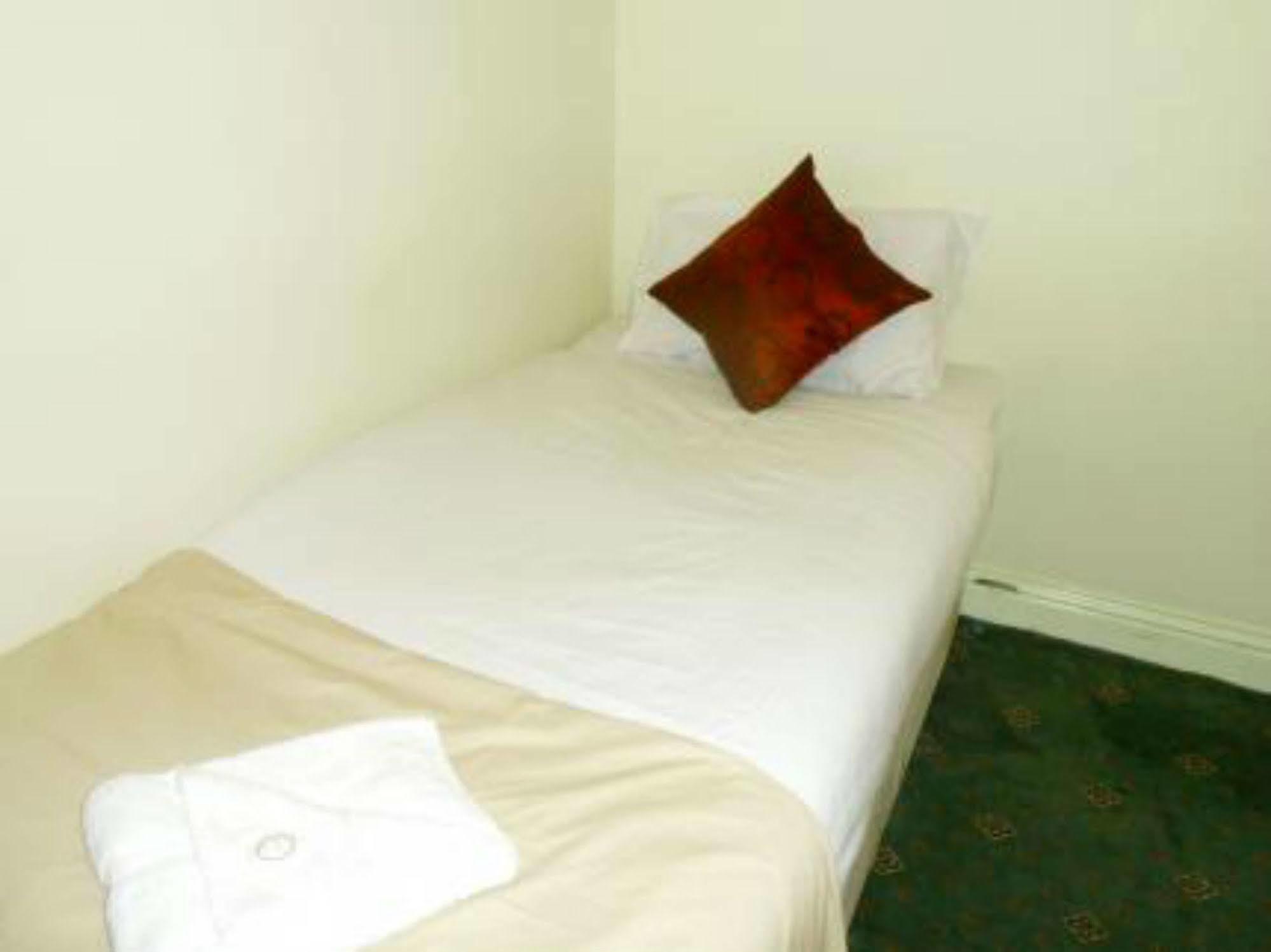 Pacific London Heathrow 2*